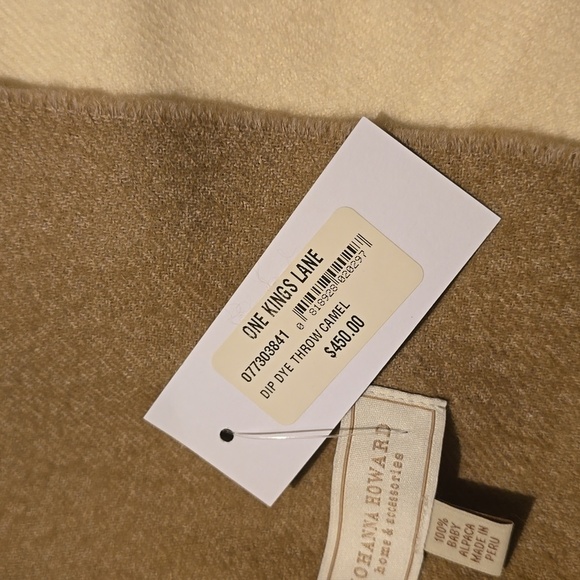 JOHANNA HOWARD Dip-Dye Throw, Camel, 100% Baby Alpaca, Retail Price $450.00US - Picture 6 of 11